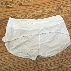 Lululemon Speed Up shorts. 2.5 inch inseam. Size 4.